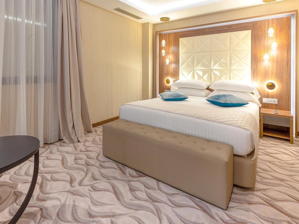 Az Hotels Grand Oran Es Senia Εξωτερικό φωτογραφία